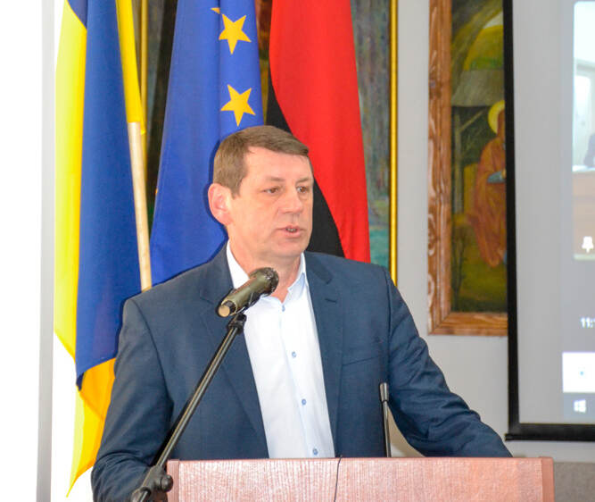 Чи знало Закарпаття про події на Волині у 1943-му: розмова з Романом Офіцинським